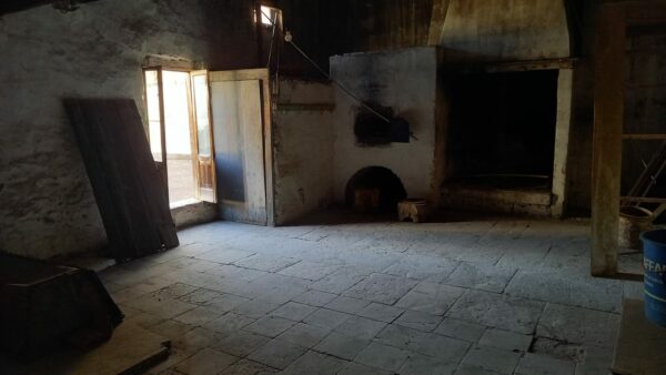 Appartamento su II livelli con locale commerciale in zona Via Castel del Monte - immagine 17
