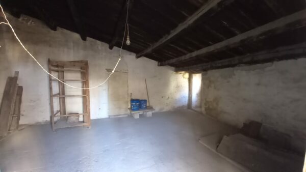 Appartamento su II livelli con locale commerciale in zona Via Castel del Monte - immagine 23