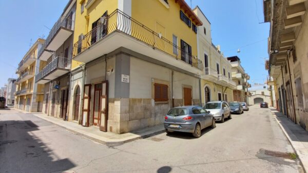 Locale uso abitazione in zona Viale Vittorio Veneto