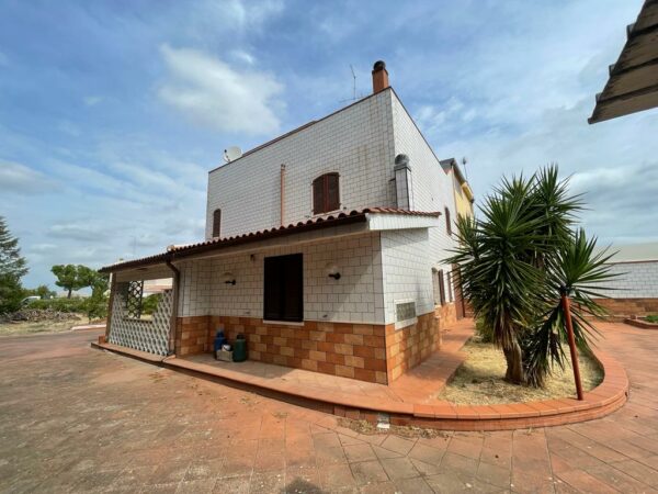 Villa in zona Torre Palomba