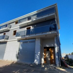 Indipendente con capannone in zona Via Gravina
