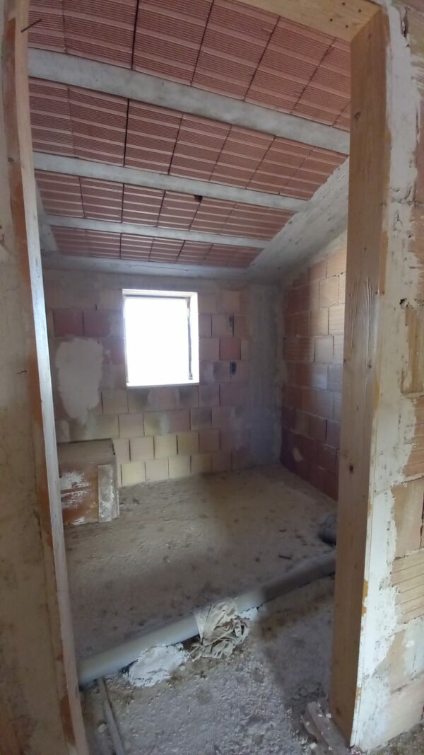 Indipendente con capannone in zona Via Gravina - immagine 12