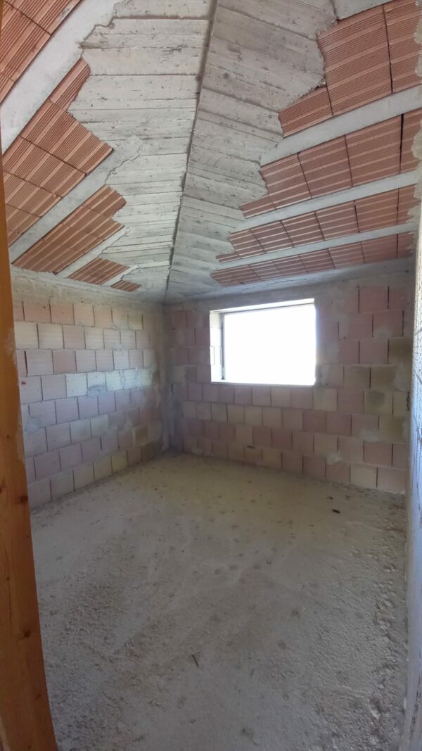 Indipendente con capannone in zona Via Gravina - immagine 2