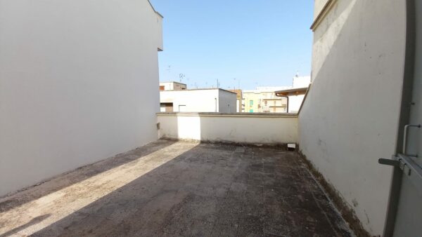 Indipendente su II livelli in zona Viale Friuli - immagine 10