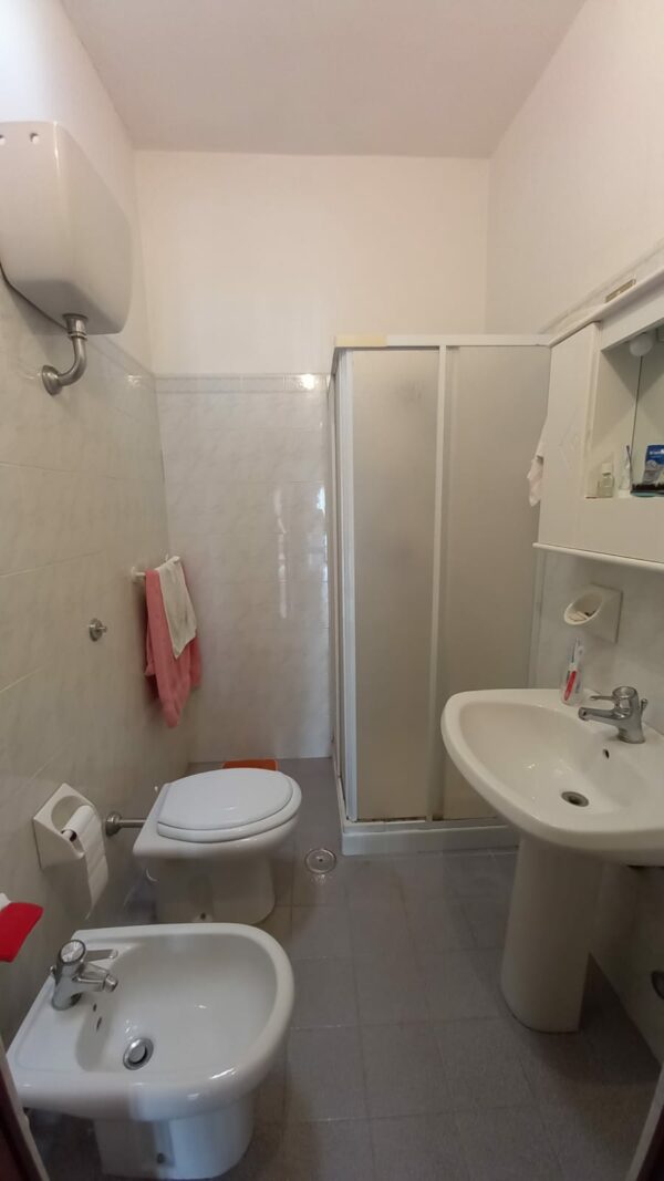 Indipendente su II livelli in zona Viale Friuli - immagine 5