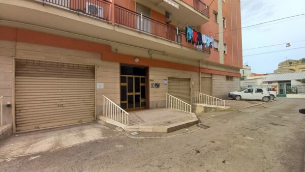 Box auto in zona Via Andria - immagine 2
