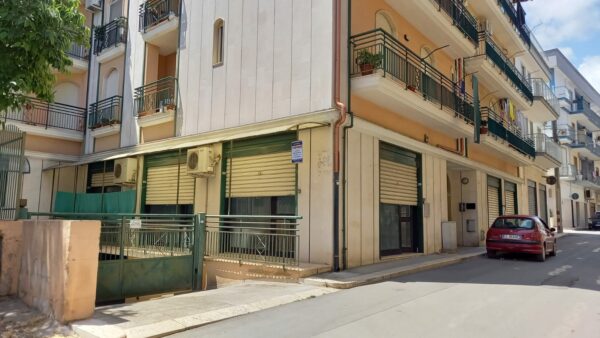 Locale Artigianale in zona Via Andria