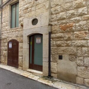 Locale uso studio + Cantina in zona Via Castel del Monte