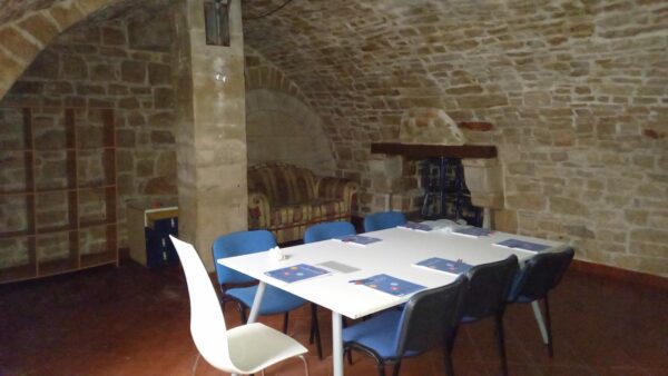 Locale uso studio + Cantina in zona Via Castel del Monte - immagine 6
