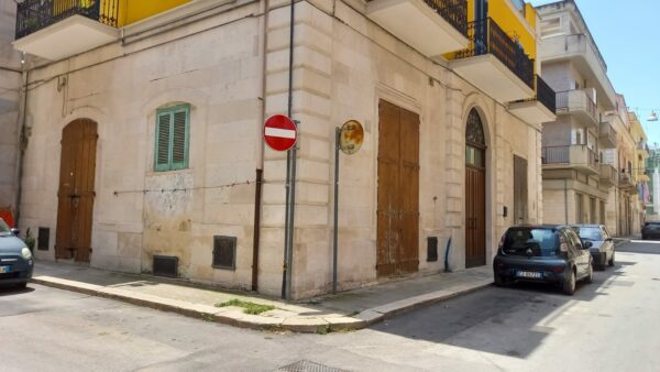 Locale uso abitazione in zona Via Dante - immagine 2