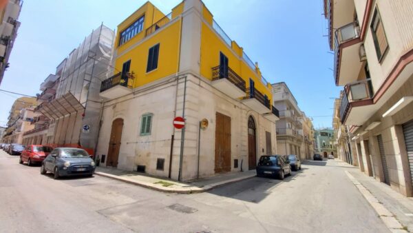 Locale uso abitazione in zona Via Dante