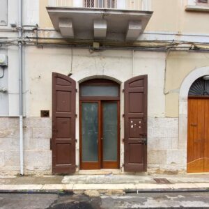 Locale uso abitazione in zona Piazza Parini
