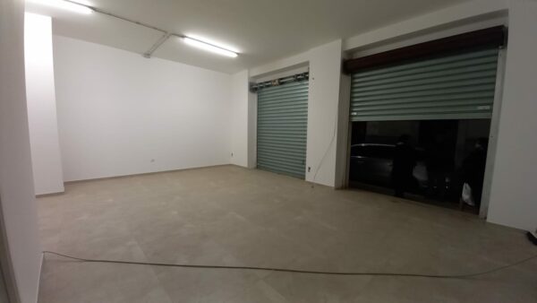 Locale commerciale in zona Via Alcide de Gasperi - immagine 5