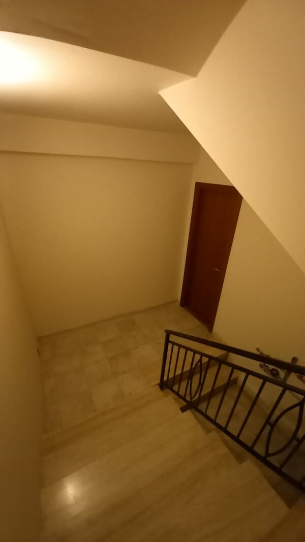 Locale Artigianale in zona Via Giappone - immagine 4