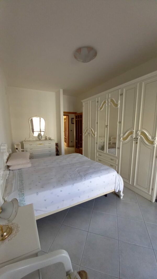 Appartamento con ascensore + box auto a Trani - immagine 3