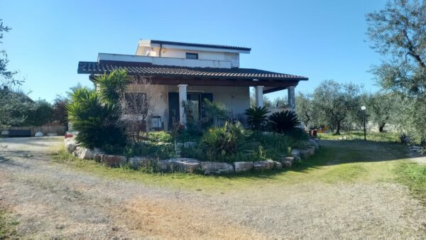 Villa in zona Via Castel del Monte