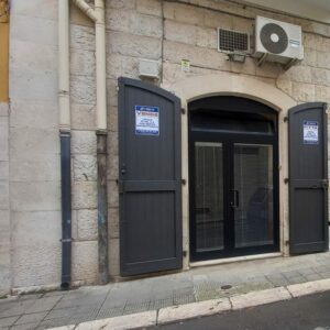 Locale uso abitazione in zona Piazza Indipendenza