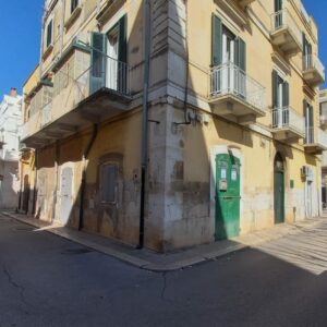 Locale uso abitazione in zona Via Aldo Moro