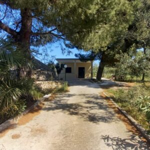 Villino con trullo