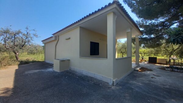 Villino con trullo - immagine 11