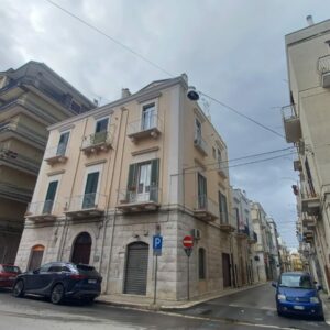 Appartamento con mobilio su II livelli in Via Dante