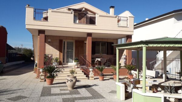 Villa In zona Torre Palomba - immagine 2