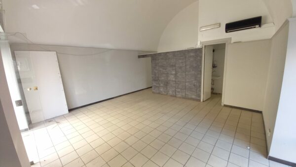 Locale commerciale in zona Via Alcide de Gasperi - immagine 3