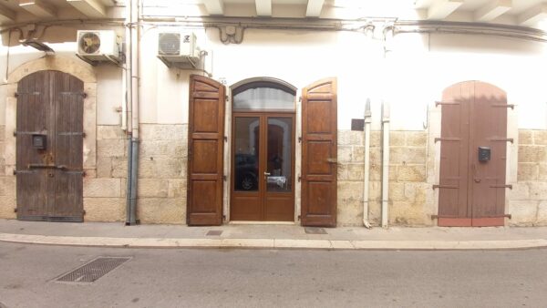 Locale uso abitazione in zona Piazza Gallo