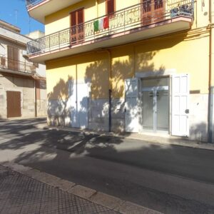 Locale commerciale in zona Piazza Cannizzaro