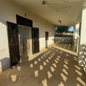 Villino con ampio terreno in zona Tratturello Barletta Grumo