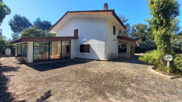 Villa In zona Castel del Monte