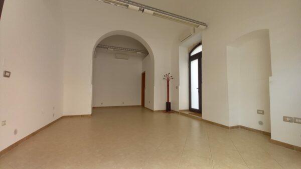 Locale in zona Via Spirito Santo - immagine 3