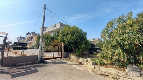 Piano rialzato con box auto a Mariotto (frazione di Bitonto) - immagine 21