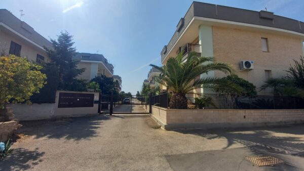 Piano rialzato con box auto a Mariotto (frazione di Bitonto) - immagine 20
