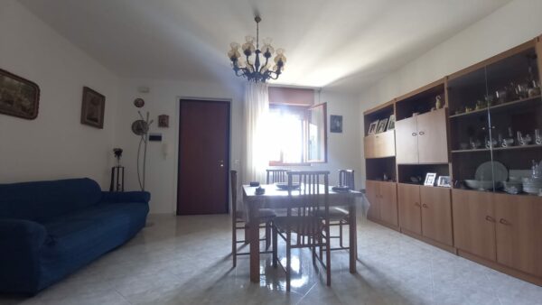 Piano rialzato con box auto a Mariotto (frazione di Bitonto) - immagine 4