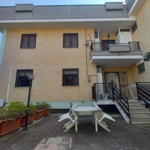 Piano rialzato con box auto a Mariotto (frazione di Bitonto)