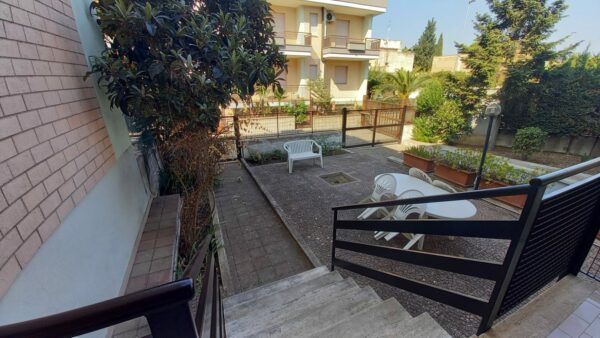 Piano rialzato con box auto a Mariotto (frazione di Bitonto) - immagine 28