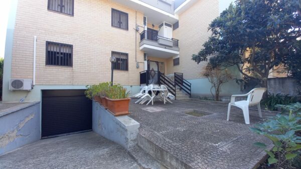 Piano rialzato con box auto a Mariotto (frazione di Bitonto) - immagine 26