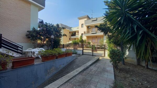 Piano rialzato con box auto a Mariotto (frazione di Bitonto) - immagine 30