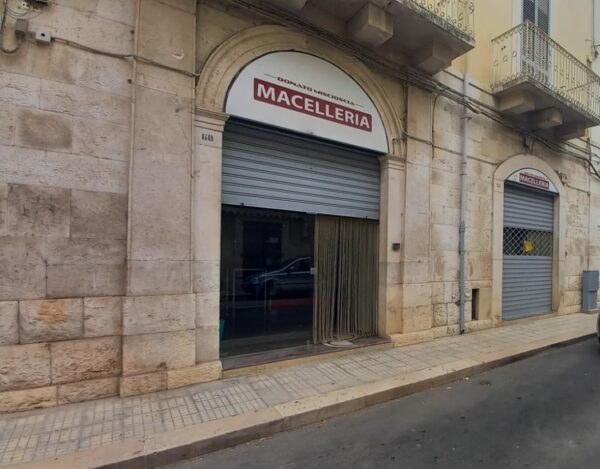 Locale commerciale in zona Via Ruvo