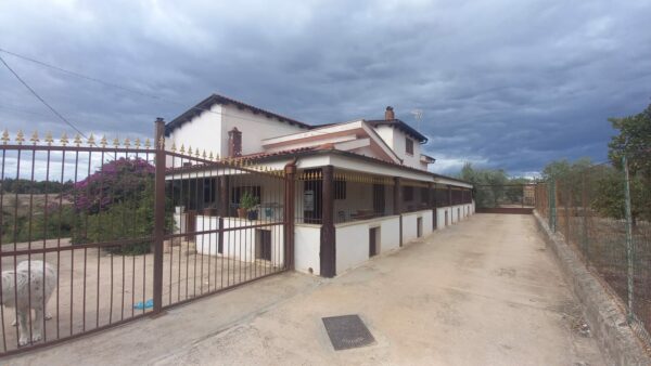 Villa in zona Lago Baione