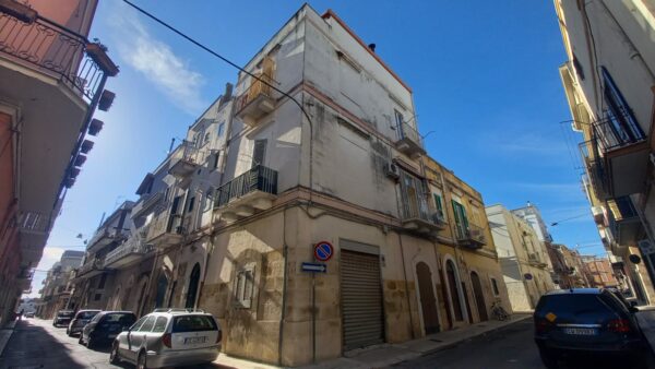 Soluzione su II livelli in zona Via Ruvo