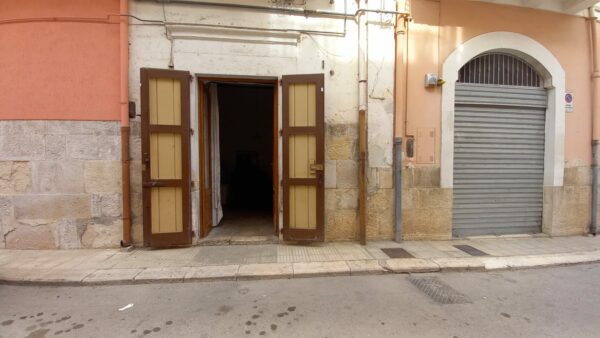 Locale uso abitazione in zona Piazza Parini