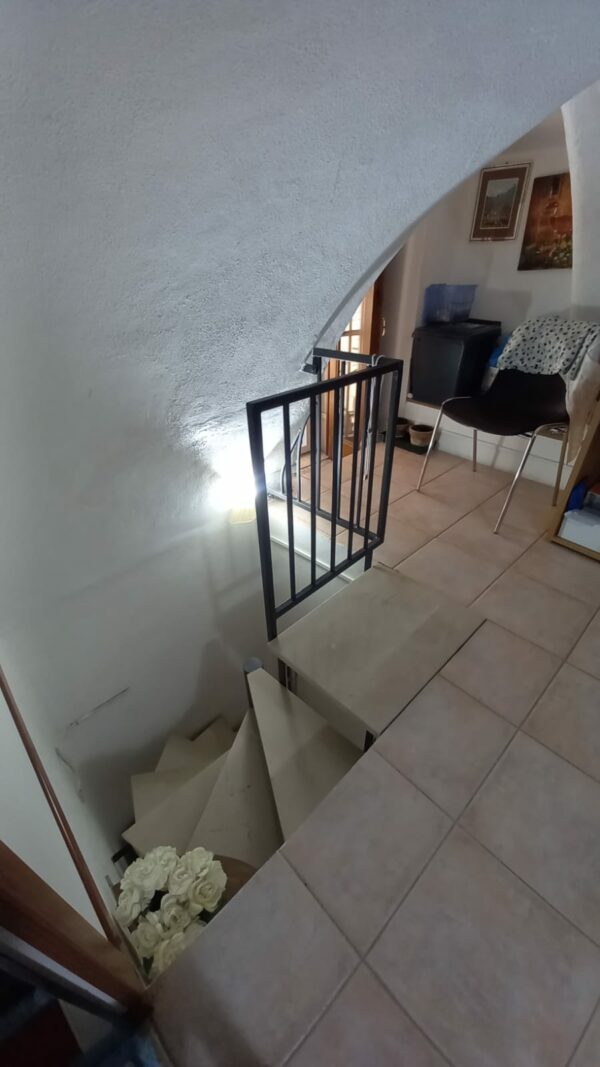 Locale uso abitazione in zona Via Castel del Monte - immagine 5
