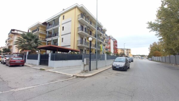 Appartamento con ascensore + box auto