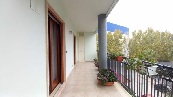 Appartamento con ascensore + box auto - immagine 16