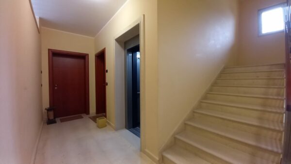 Appartamento con ascensore + box auto - immagine 19