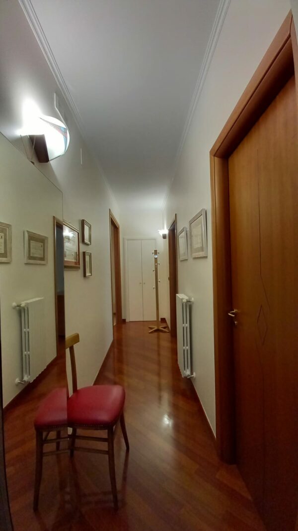 Appartamento con ascensore + box auto - immagine 14