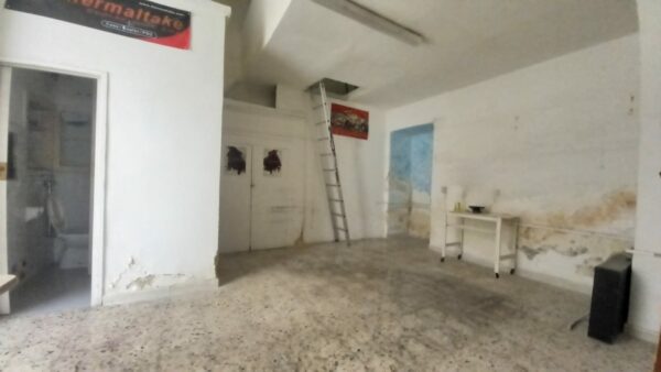 Locale commerciale in zona Via Giuseppe di Vittorio - immagine 5