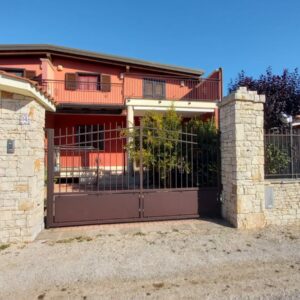 Villa bifamigliare in zona Via San Magno